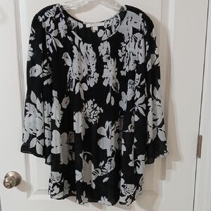 Chic Black and White Floral Blouse